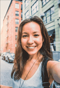 3dme at photoselfie3d.com. Send us a video selfie and we will turn it to 3D lenticular photo